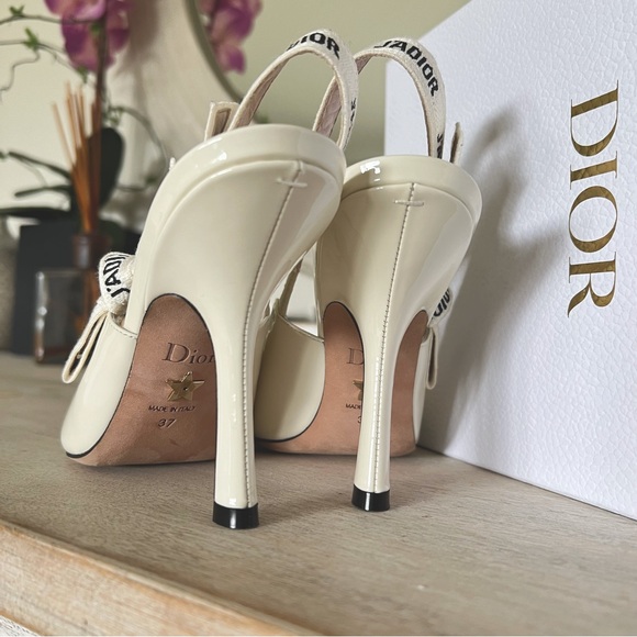 J'Adior Slingback Pump
Christian Dios heels/pumps Patent Calf & R - Picture 12 of 17